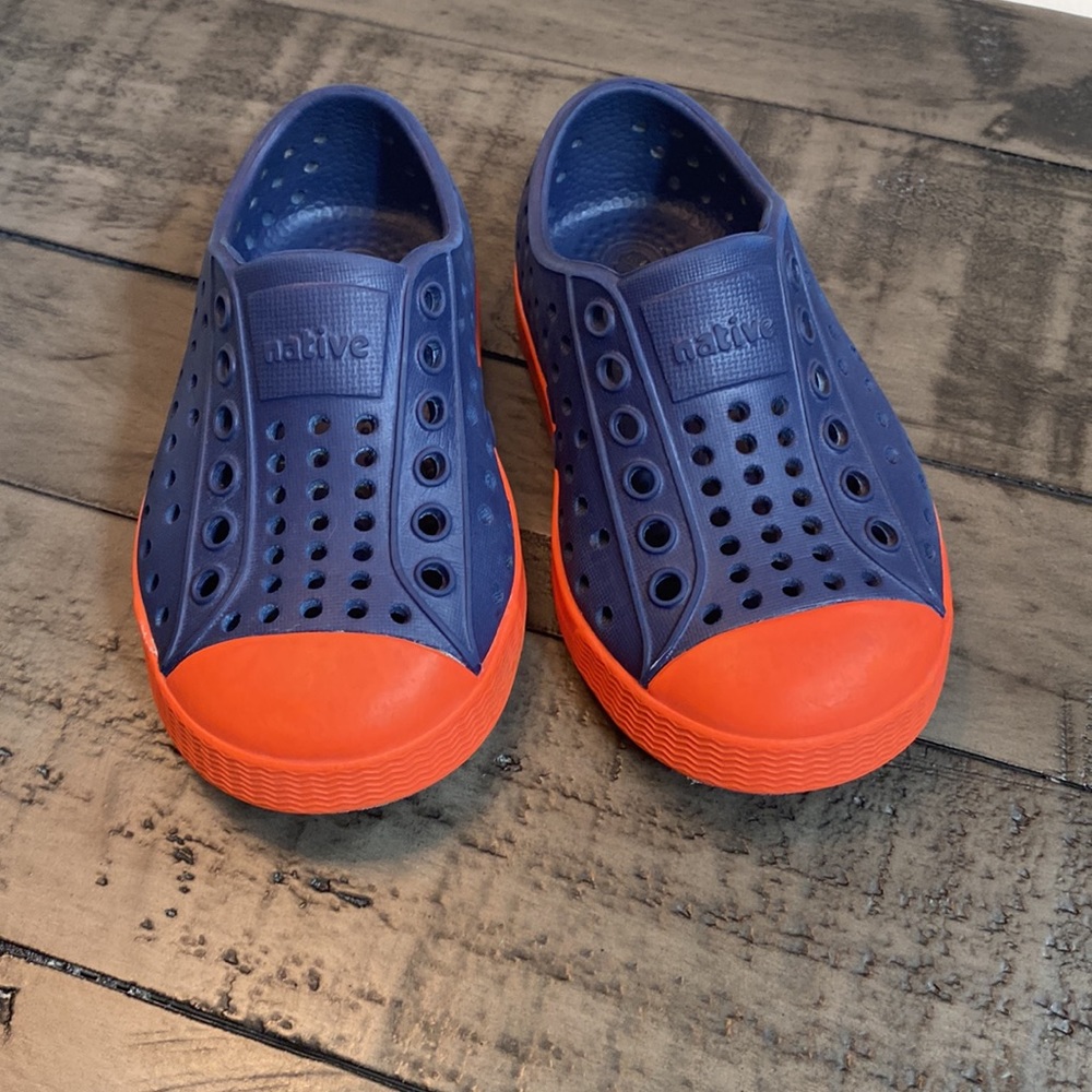 Children’s Native Jefferson Shoes, orange & navy, size C5